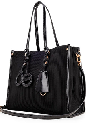 Cloe Bolsa Tote Grande Mod 2BLCI25334NEG Con Charm y Porta Llaves De Monograma Negro. Dama