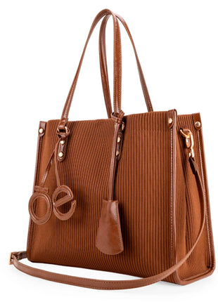Cloe Bolsa Tote Grande Mod 2BLCI25334TAN Con Charm y Porta Llaves De Monograma Tan. Dama
