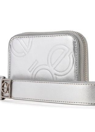 Cloe Cartera Chaica Mod 7BINV25914PLA Cierre Sencillo Con Maneral Color Plata. Dama