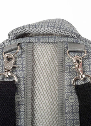 4 pañalera cloe mom & baby o18 50 gris / backpack grande. Dama